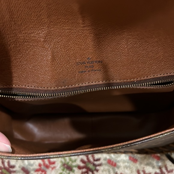 Leather & Vodka Louis Vuitton Saint Cloud - Picture 8 of 15